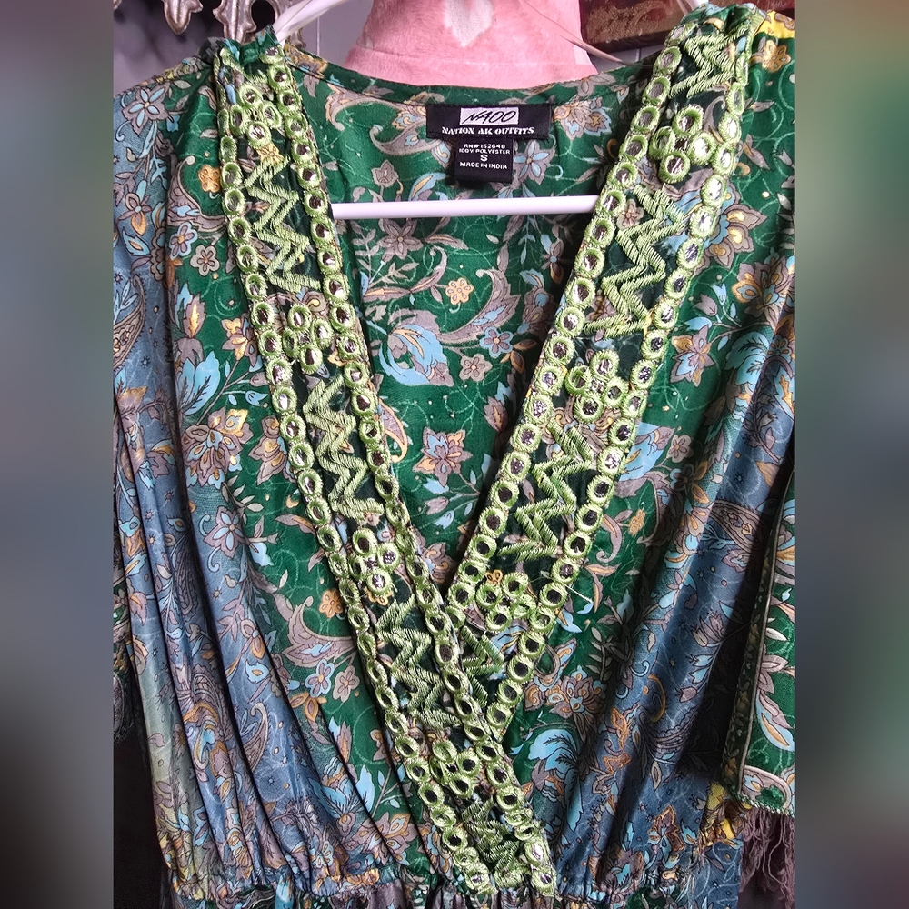 Bohemian Green Floral Maxi Dress with Lace Trim - Picture 4 of 11
